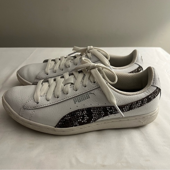 PUMA SNEAKERS, Women’s Sz 6.5, White Leather Sneakers w/ Snake Print Form Strip. - Picture 2 of 11